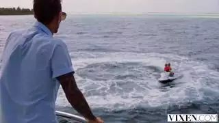 إنه يحب فقط ممارسة الجنس دون وقاية