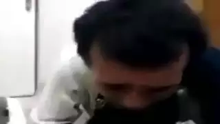 عشيقة جزائرية تمارس السادية علي جوزها في فيلم للهواة