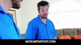 مسلم العربي مايا بيجو ثلث ووجه الثلاثي