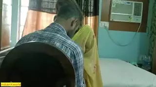 ديسي زوجة الديوث الساخنة على الانترنت الحجز الجنس! جنس ديسي