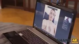 فيلم إباحي مع المرأة الشهوانية التي لا ترتدي سراويل داخلية عليها أبدًا