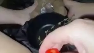 هذه سلوتي الفتاة ذهبت بعيدا جدا مع لها غريب الغذاء صنم الاستمناء سنووايت غريب للغاية المتشددين الغذاء صنم تجميع