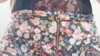 الزي الكلية الساخنة البالغة من العمر عامًا