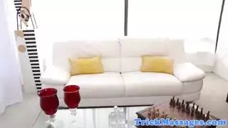 الجمال العربي مارس الجنس على طاولة التدليك