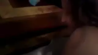 فتاة مغربية اللعنة بأسلوب هزلي