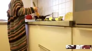 الطبخ العاري مع الحلقة