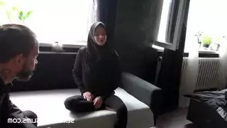 امرأة من سوريا لم ترغب في المص