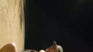 ملزمة ومكممة للإذلال العام: مكشوف ديك ديلون مادوكس الصغير