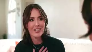 طبيب بيطري مفلس يشكر شريكها عن طريق تناول العضو التناسلي النسوي لها كيسي كالفرت، سارة العربية