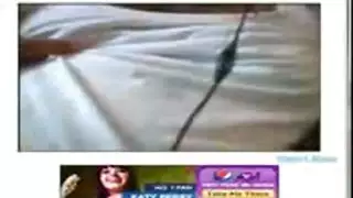 الرجل العربي يظهر مؤخرته كاميرا