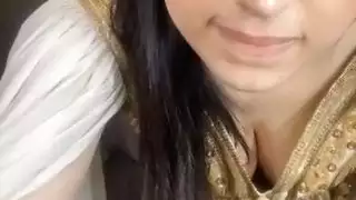 أفضل فتاة عربية للتكريم يرجى التكريم لها