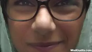 ميا خليفة استمتع بهذه الجولة الحميمة للجسم العربي المذهل