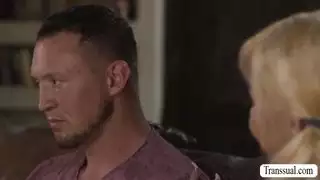 شيمالي بريتني كادي يركبون ديك بيرس باريس الضخم