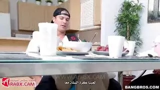 ميا خليفة وامها يتشاركان زب الصديق الكبير سكس مترجم جماعي