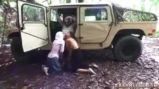الزوجة العربية المنزل بعيدا عن المنزل بعيدا عن المنزل