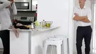 أخ غير شقيق قرنية يأكل كس أخته العربية