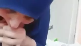 محجبة جزائرية تمص الزب وتضحك