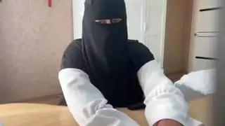جبهة مورو العربية تستمني نفسها مباشرة في دردشة الويب