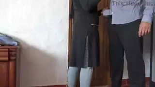 أصيب صبي التوصيل بالصدمة عندما سمحت له زوجته التركية المسلمة بمضاجعتها !!!