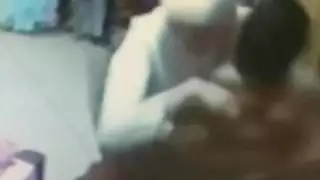 الكاميرا الخفية: تم القبض على امرأة ترتدي الحجاب في متجر