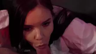 مباراة رومانسية مع كس فتاة صغيرة لطيفة