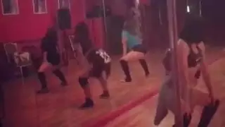 مرحبا ⤵ ؟ بواسطة ? البيدق الجنس