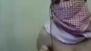 فلسطين فتاة الحجاب العربي تظهر لها كبير الثدي في كاميرا ويب