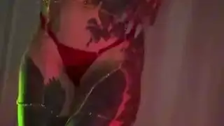 وضع ديك رومي عيد الميلاد في زوجة صديقي المثيرة