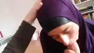 بنت محجبه بتحب المص و السكس جداا