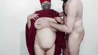 المرأة المحجبة في الجنس بأسلوب هزلي