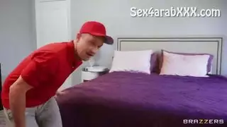 سكس مترجم - الزوجة العاهرة كودي فور تستغل أن زوجها أعمى