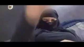 حقيقي مثير الهواة مسلم العربية جبهة تحرير مورو الإسلامية يستمني التدفق السائل كس غوشي إلى النشوة الجنسية بجد في النقاب