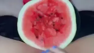 البطيخ مضاعفة محلية الصنع هزات الجماع في سن المراهقة ضيق