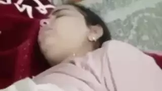 نيك مصرية واللعب في بزازها الملبن
