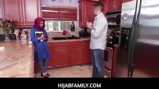 الفتاة العربية أدا سانشيز تحصل على قضيب كبير