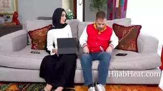 خجول الحجاب في سن المراهقة لكنها تريد أن ديك أيضًا أبري بابكوك