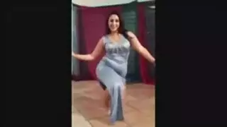 رقص منزلي مصري زوجة فرسة تحاول انتصاب زب زوجها بقميص نوم