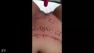 فتاة عربية تلعب مع دسار