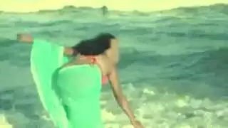 زوجة هندية فرسة تتناك على الشاطئ نيك ساخن جدا