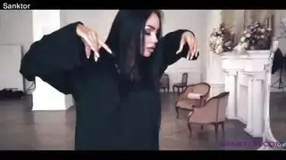 سانكتور فتاة عربية ترقص التعري