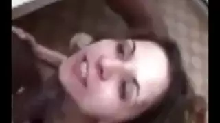 فتاة عربية مع صديقتها السوداء