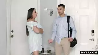 ينتهز الابن الفرصة لينيك زوجة أبيه - سكس امهات