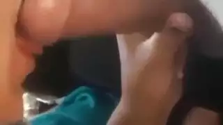 امرأة محجبة تمتص ديك كبير في السيارة