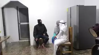 طقوس الخطوبة العربية! زوجان غير مخلصان يطلبان النصيحة أمام قس عربي، ثم ينتهي بهما الأمر بإتمام علاقتهما الإباحية العربية اللاتينية