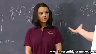 ممارسة الجنس في المدرسة مع امرأة رائعة