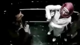 بوس حار في الاسانسير
