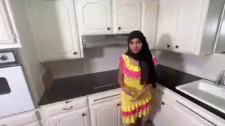 أميرة علي تتشرمط عشان الفلوس