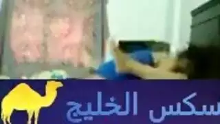 سكس اصدقاء مزة مصرية حلوة تتناك من شاب سواق توكتوك في كسها