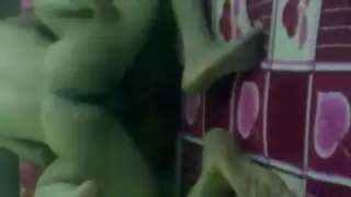 الواد العرص واخد اللبوه مراته على الارض ونازل هبد وهيا تتمحن وتتشرمط اوى