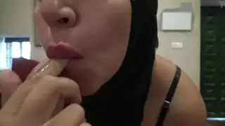 عاهرة تركية مسلمة تعيش في اسطنبول